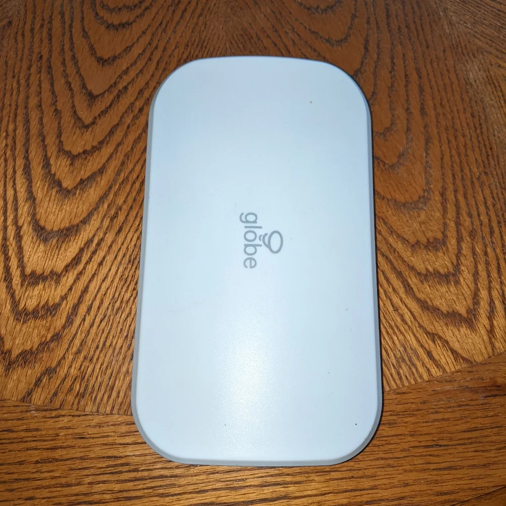 Globe phone disinfector